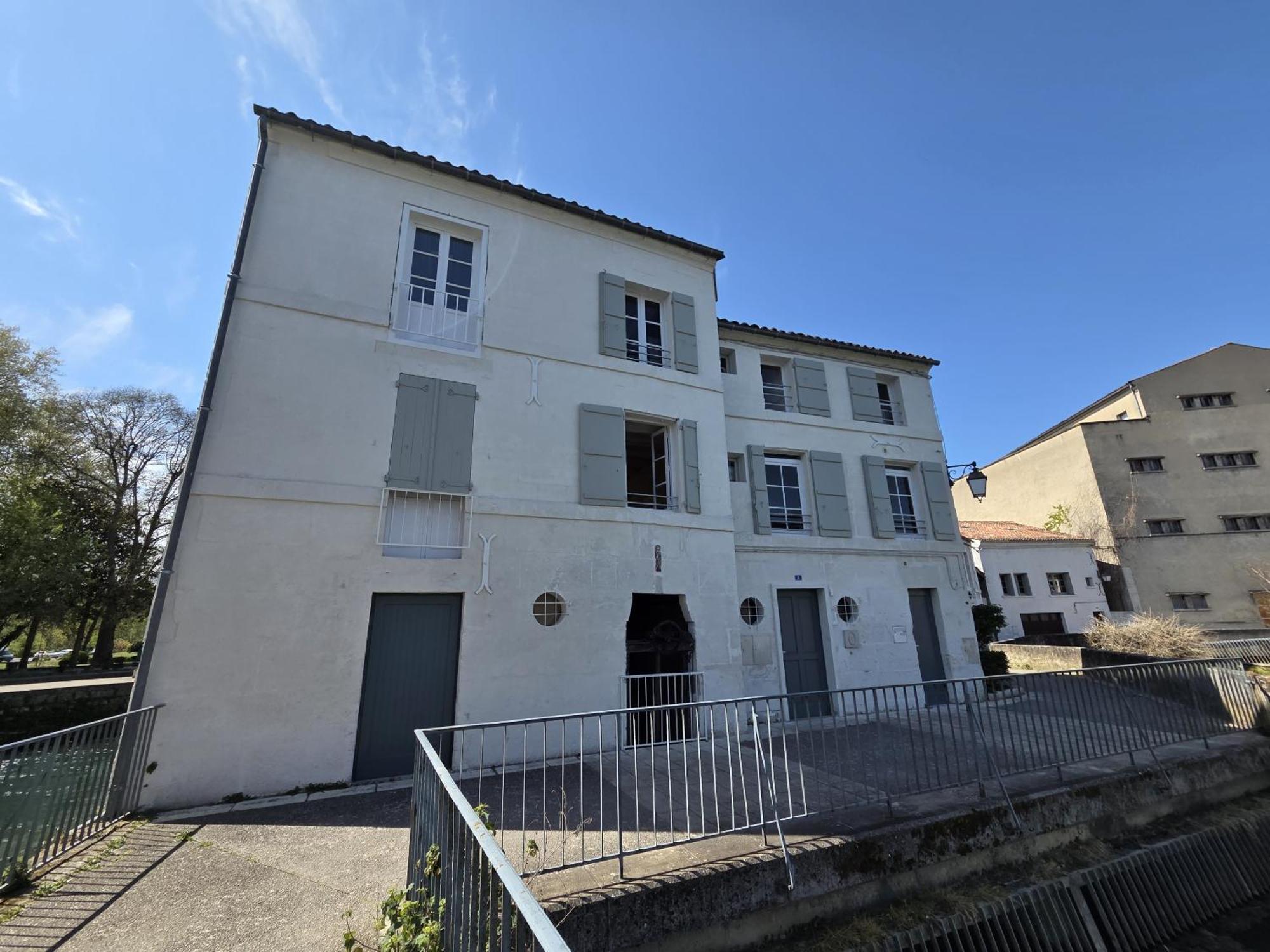 Quai 3 Loft Moderne Et Lumineux Les Pieds Dans L'Eau Apartment Jarnac Exterior foto