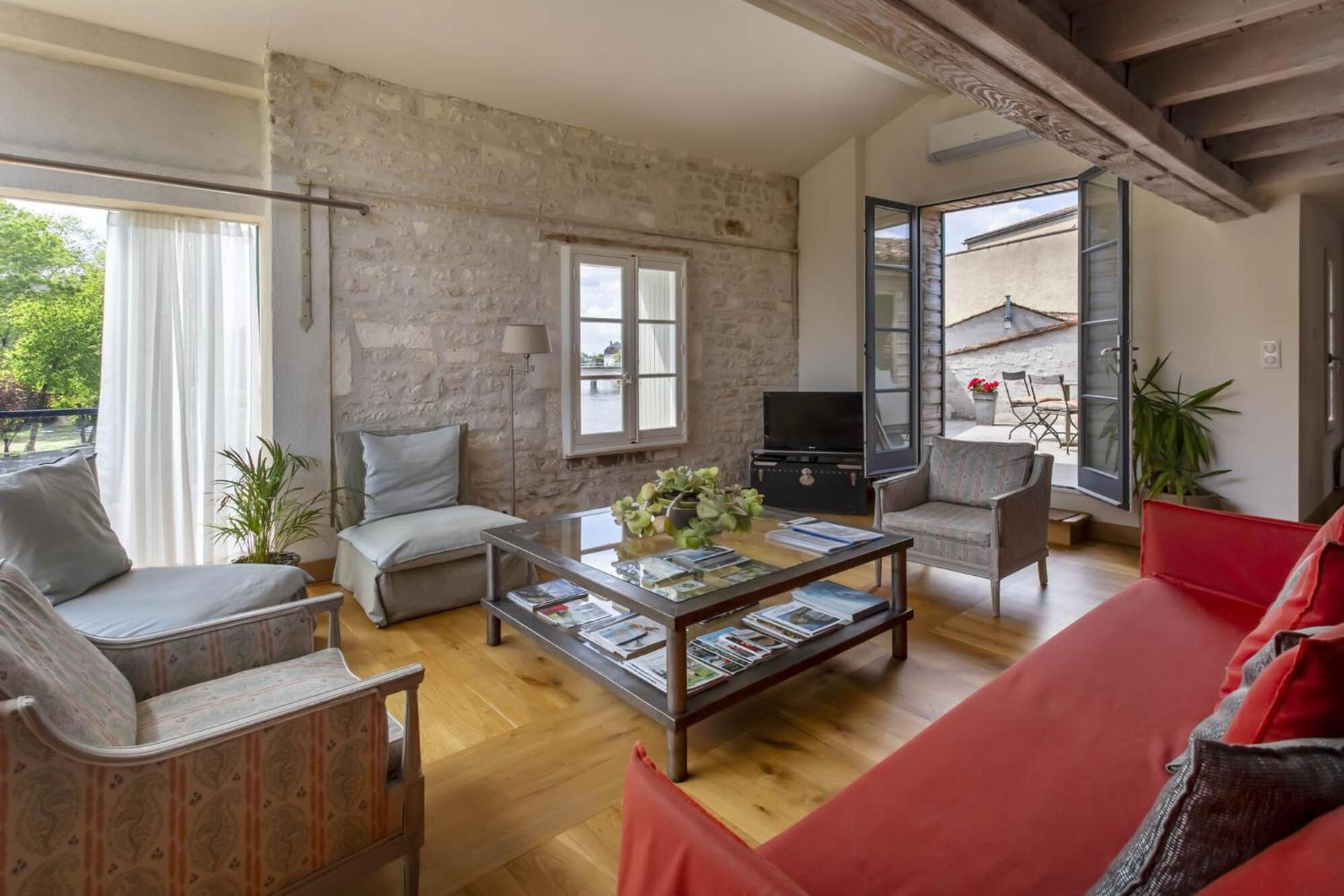 Quai 3 Loft Moderne Et Lumineux Les Pieds Dans L'Eau Apartment Jarnac Exterior foto